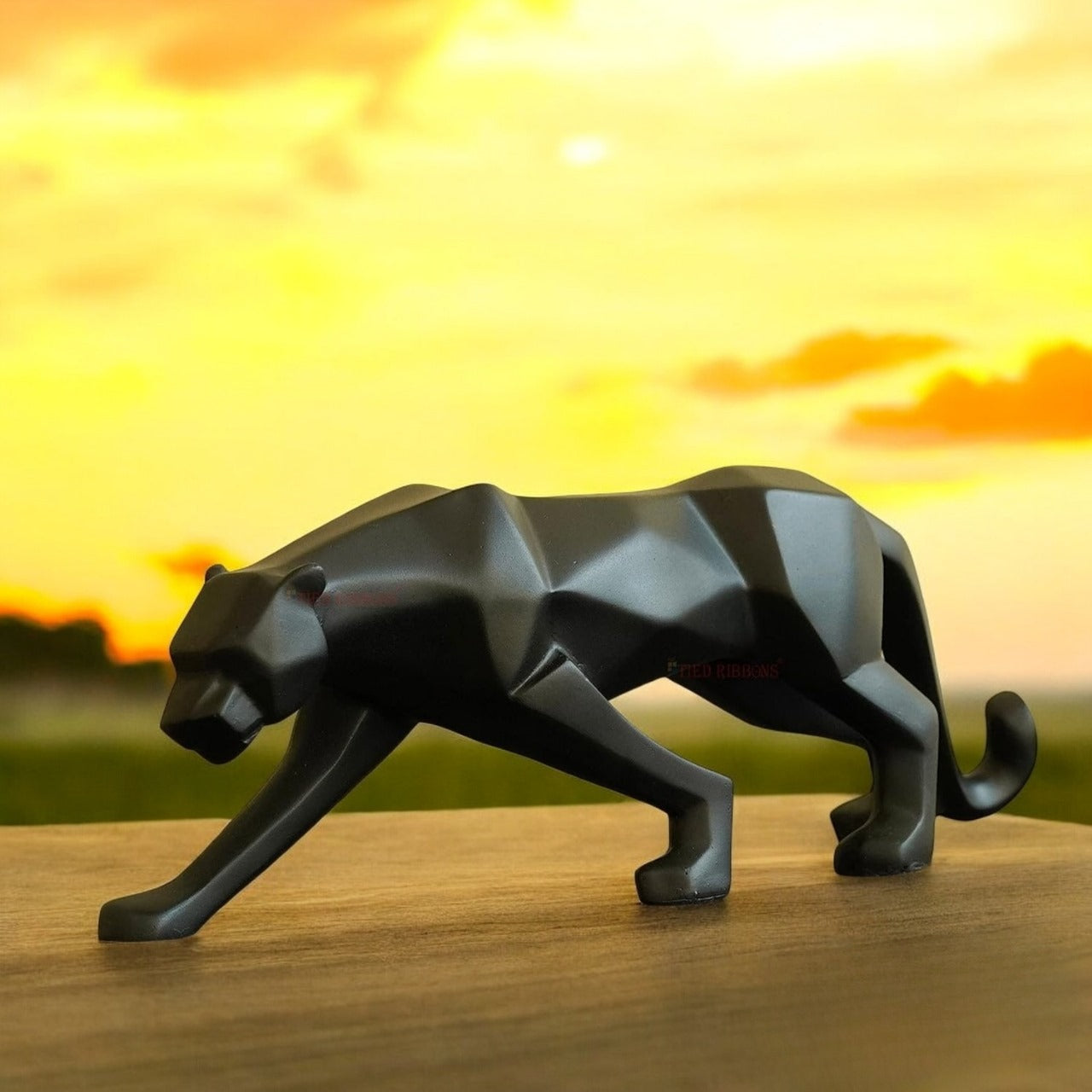 Black tiger statue premium